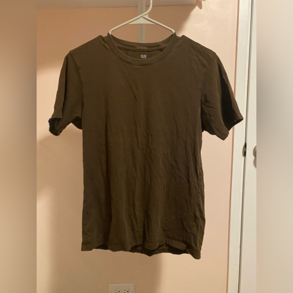 Uniqlo - Brown T shirt size small